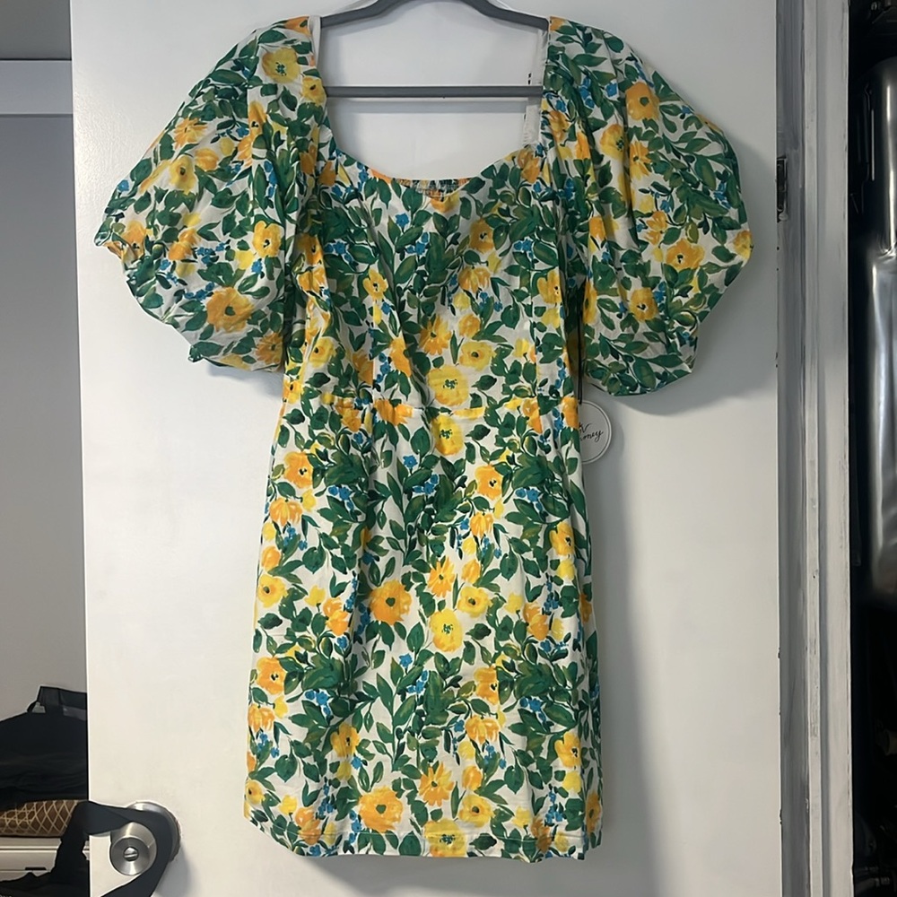 *NWT* Milk & Honey Floral Puff Sleeve Dress